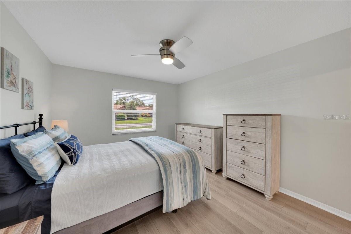 Image 21 of 43 For 511 Foxglove Circle B