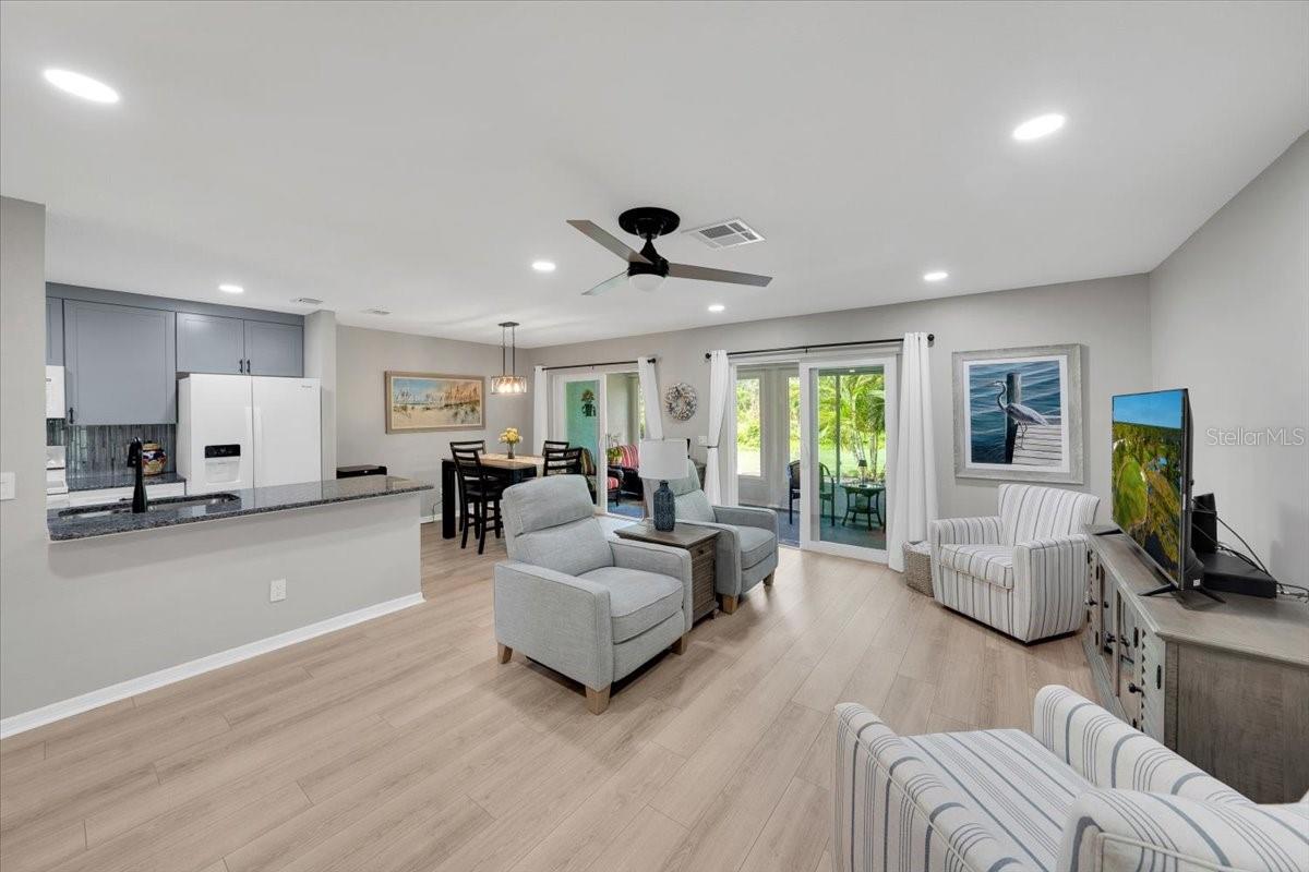 Image 6 of 43 For 511 Foxglove Circle B
