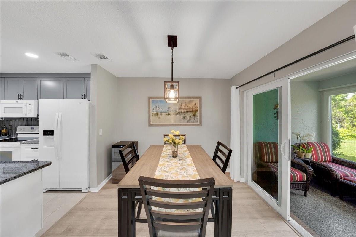 Image 7 of 43 For 511 Foxglove Circle B