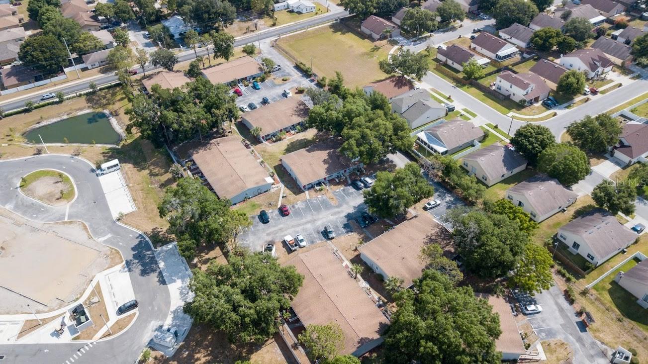 Image 8 of 28 For 1400 Strawberry Place 46