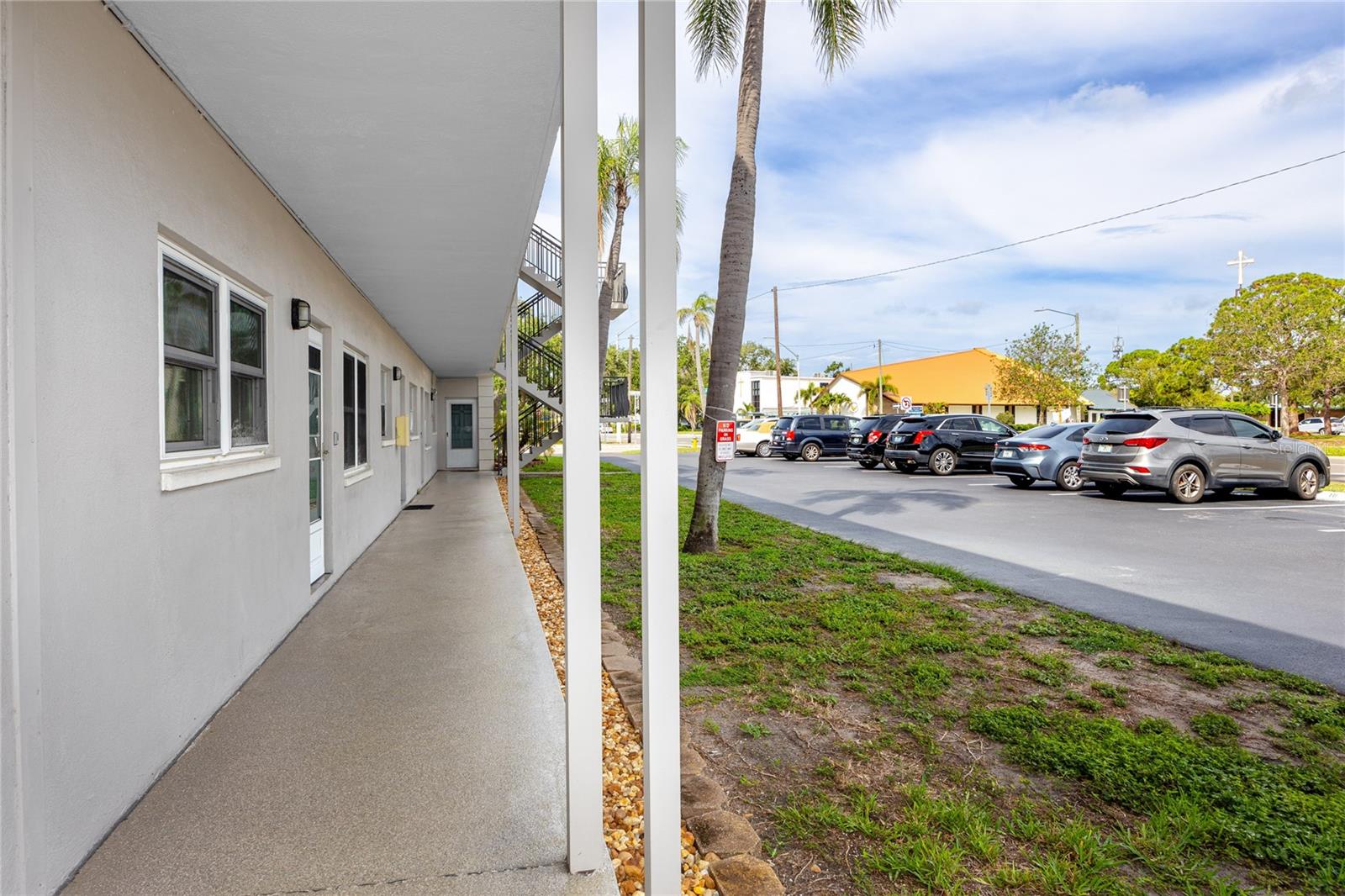 Image 10 of 54 For 211 Pasadena Avenue N 109