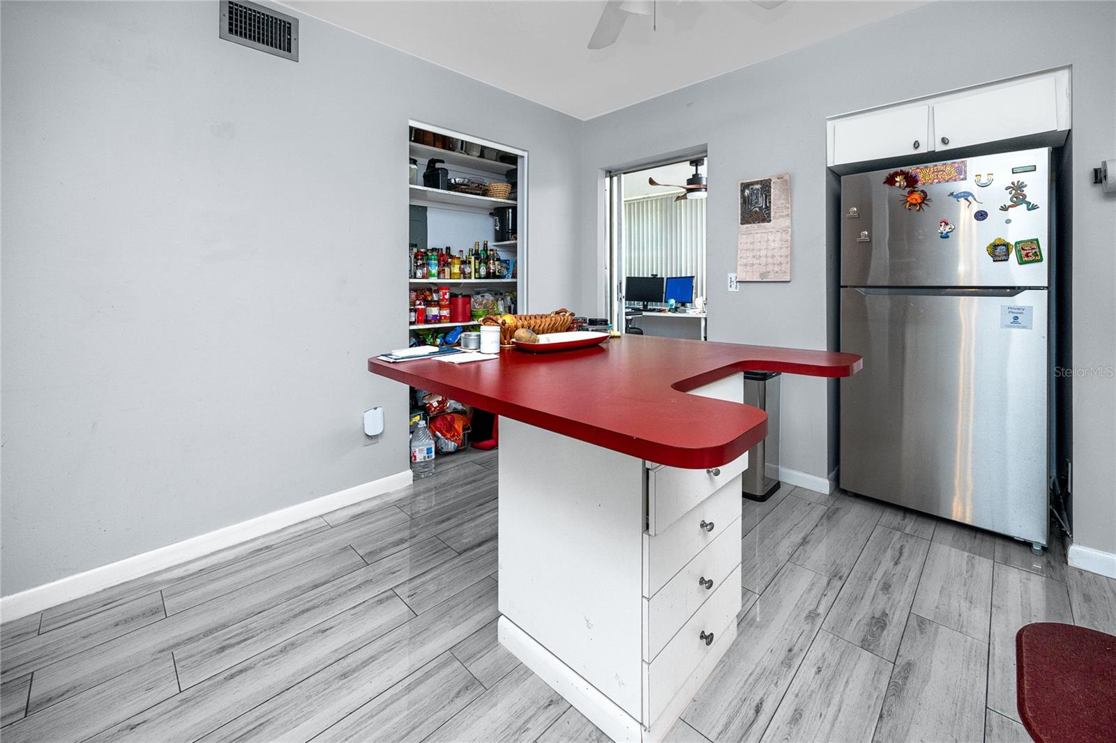 Image 17 of 54 For 211 Pasadena Avenue N 109