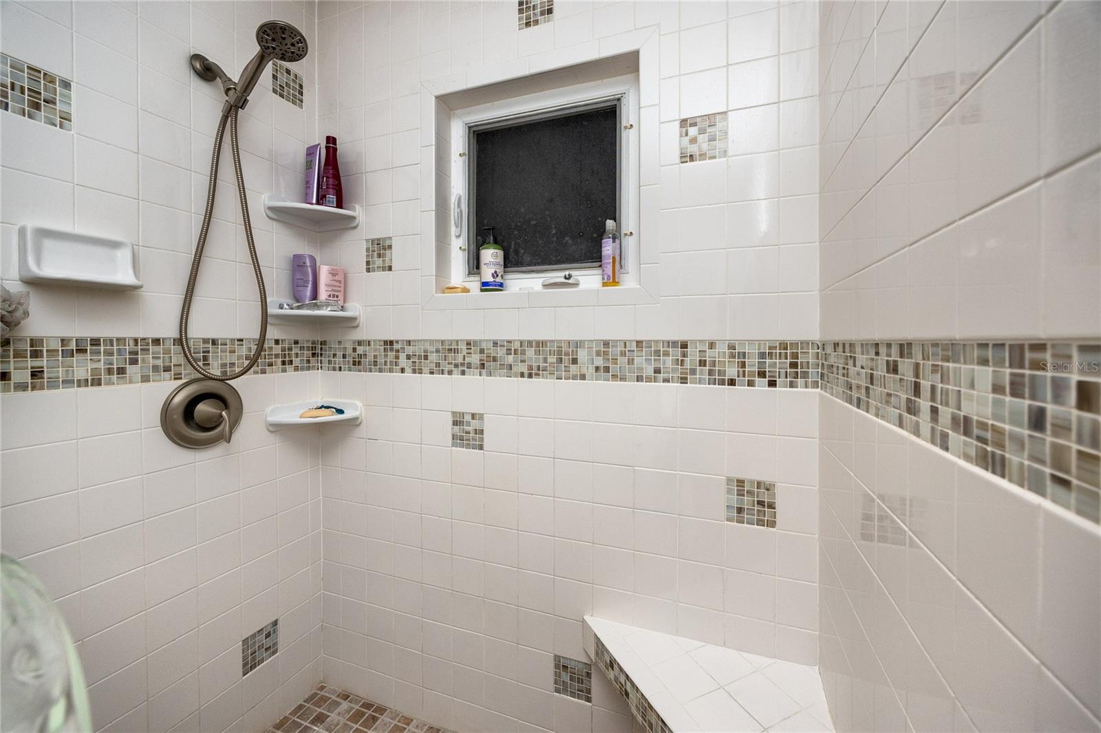 Image 36 of 54 For 211 Pasadena Avenue N 109