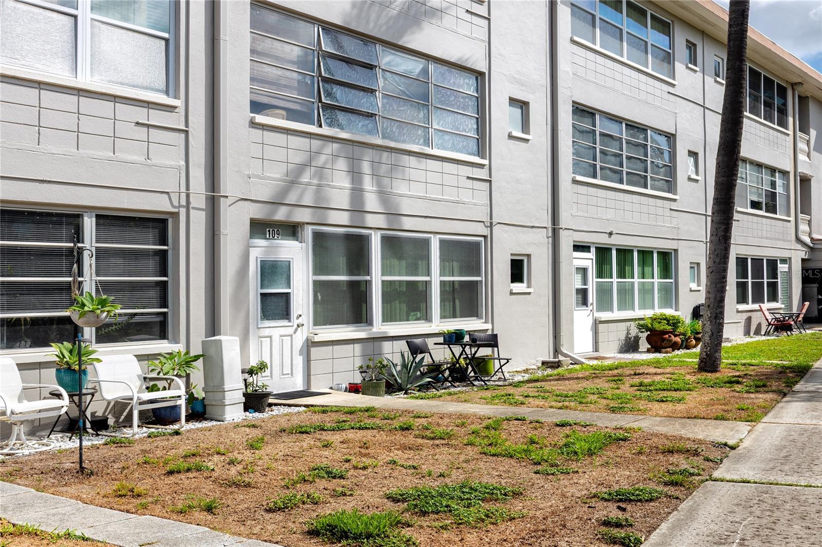 Image 41 of 54 For 211 Pasadena Avenue N 109