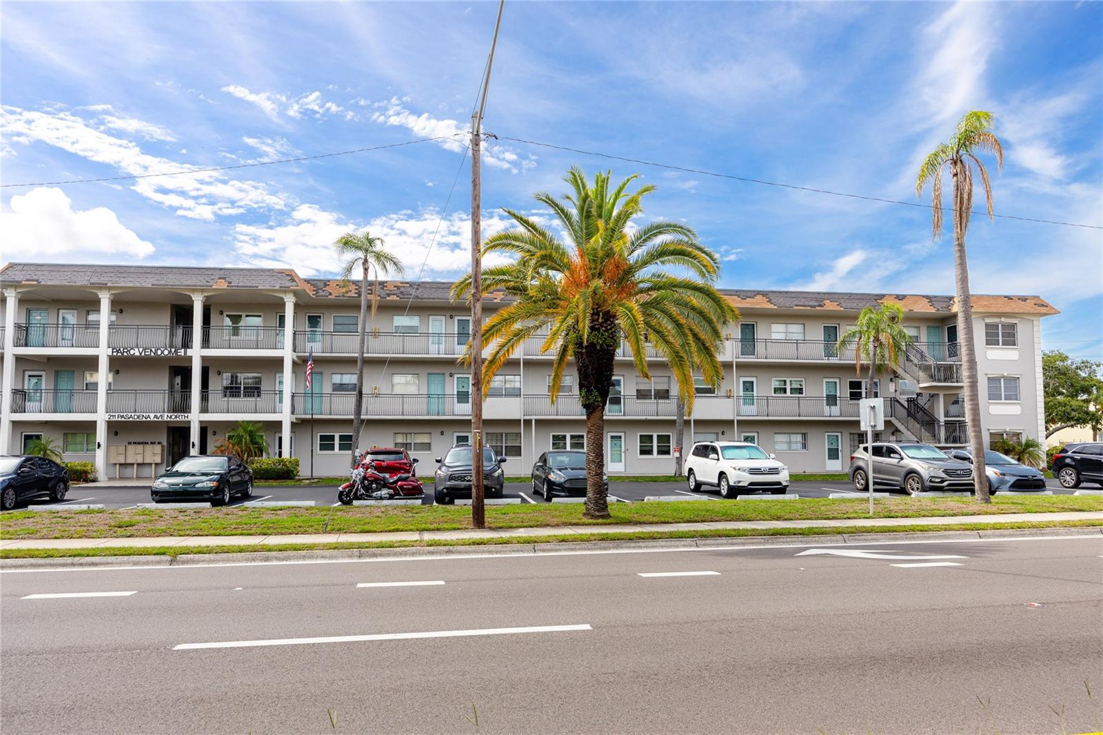 Image 7 of 54 For 211 Pasadena Avenue N 109