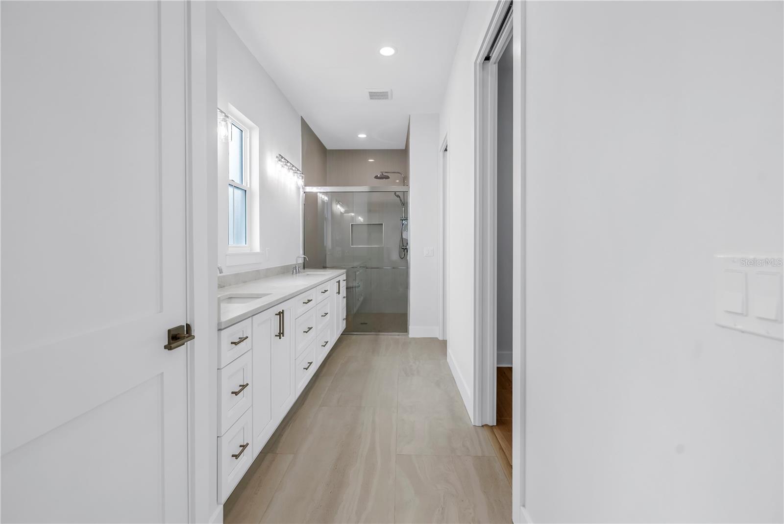 Image 22 of 43 For 5124 3rd Avenue N