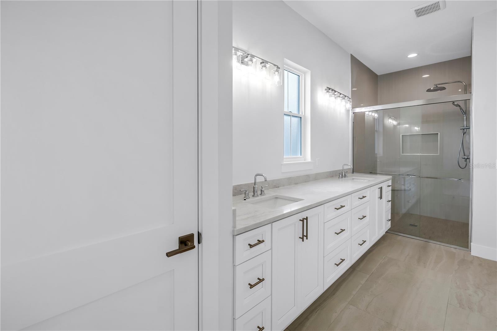 Image 24 of 43 For 5124 3rd Avenue N