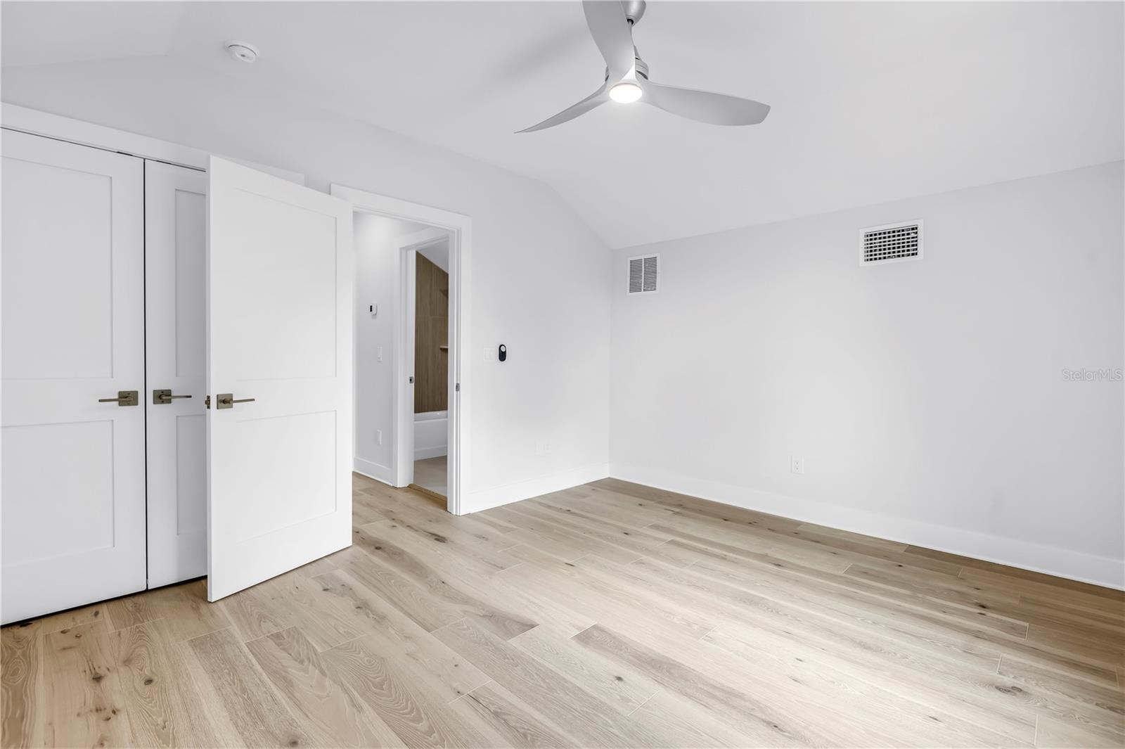 Image 27 of 43 For 5124 3rd Avenue N