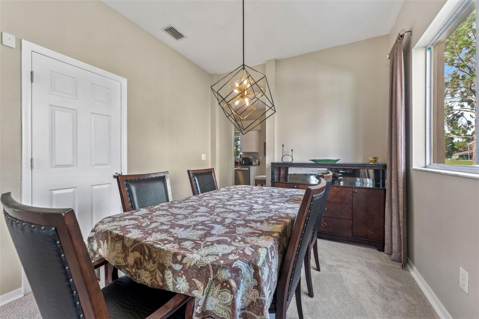 Listing photo id 14 for 13003 Carlington Lane