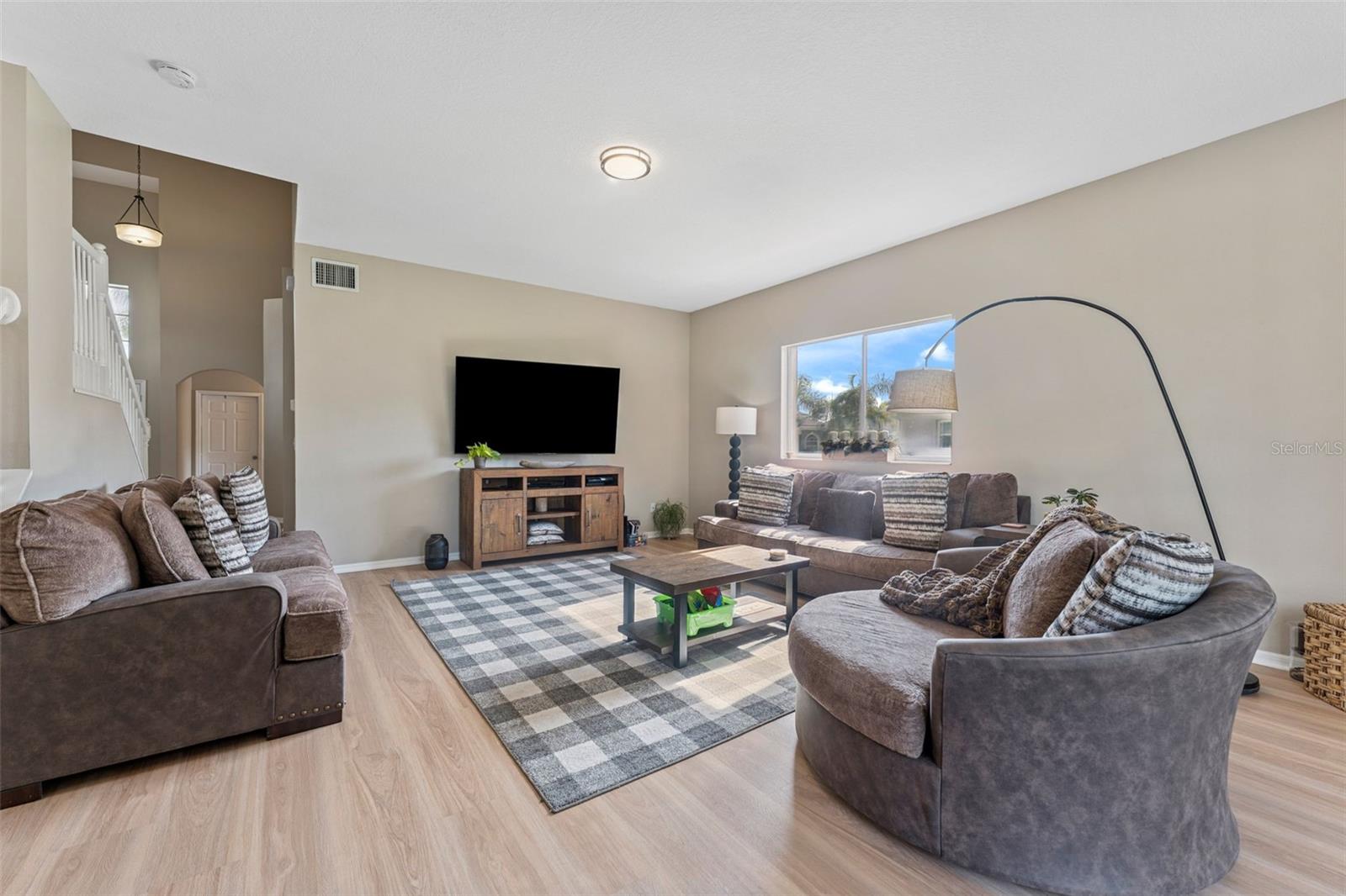 Listing photo id 17 for 13003 Carlington Lane