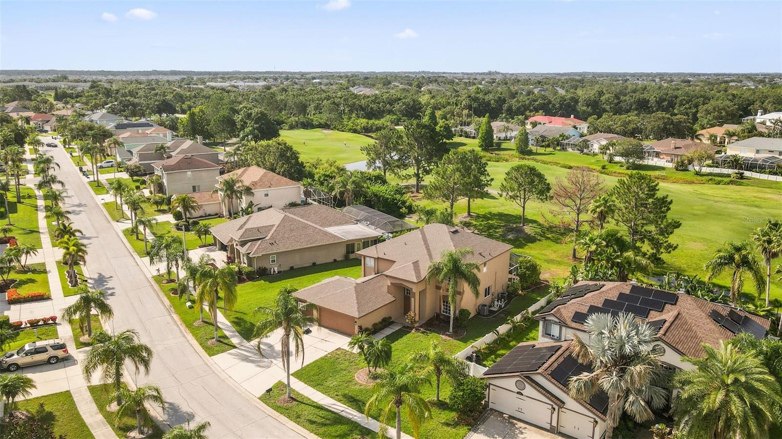 Listing photo id 1 for 13003 Carlington Lane
