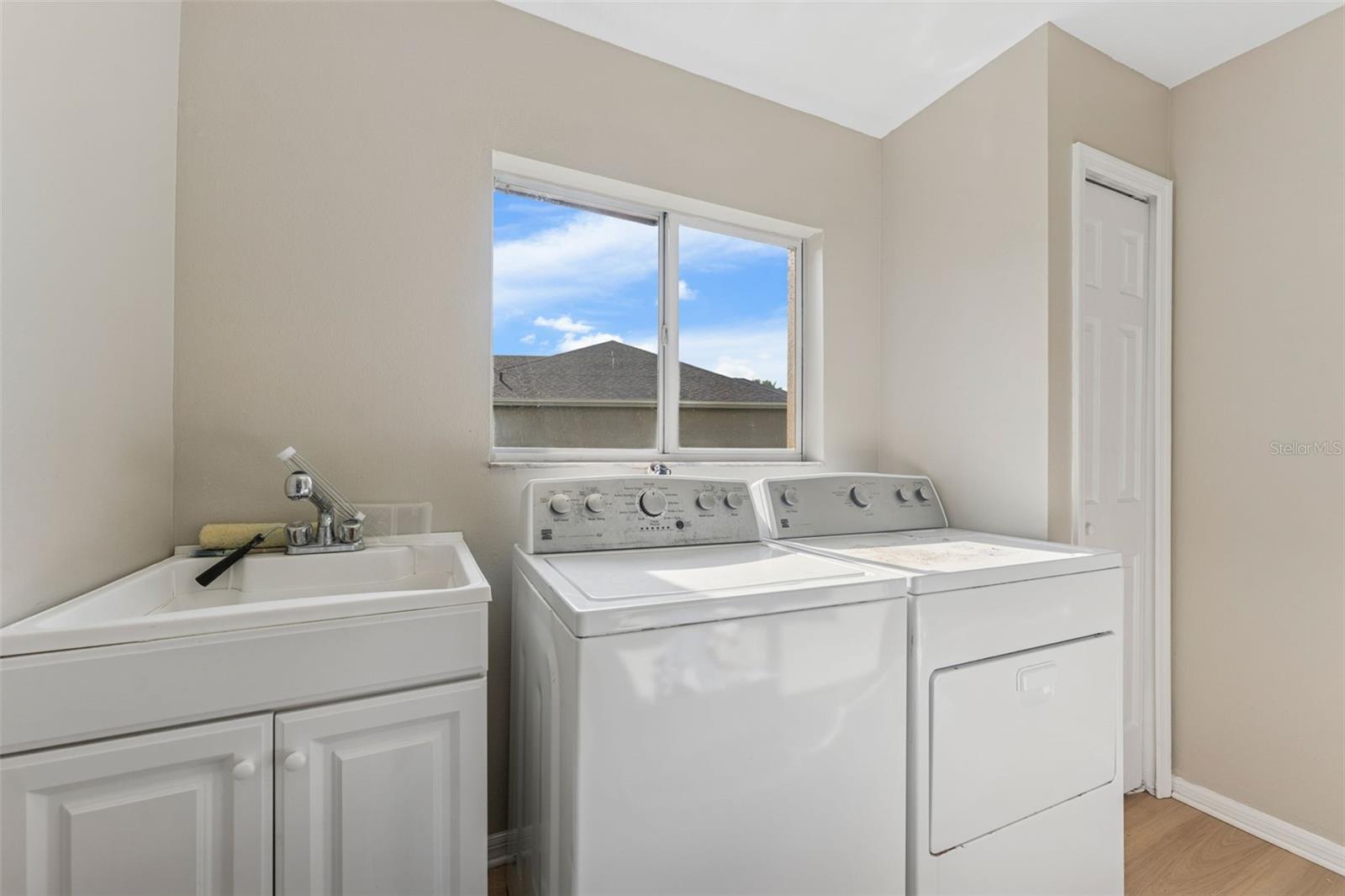Listing photo id 42 for 13003 Carlington Lane