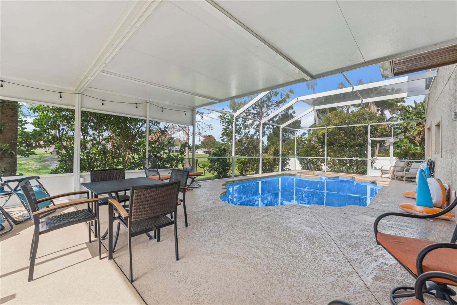 Listing photo id 43 for 13003 Carlington Lane