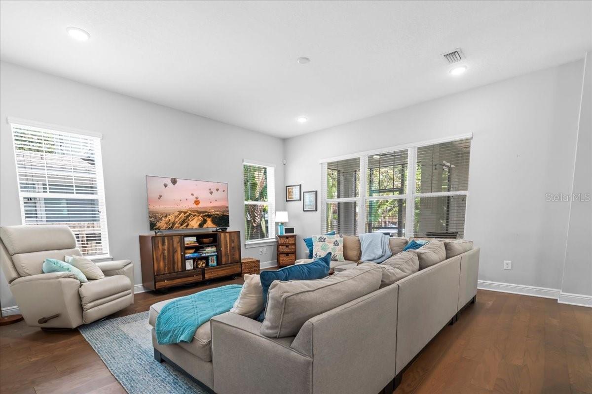Image 13 of 59 For 627 32nd Avenue N