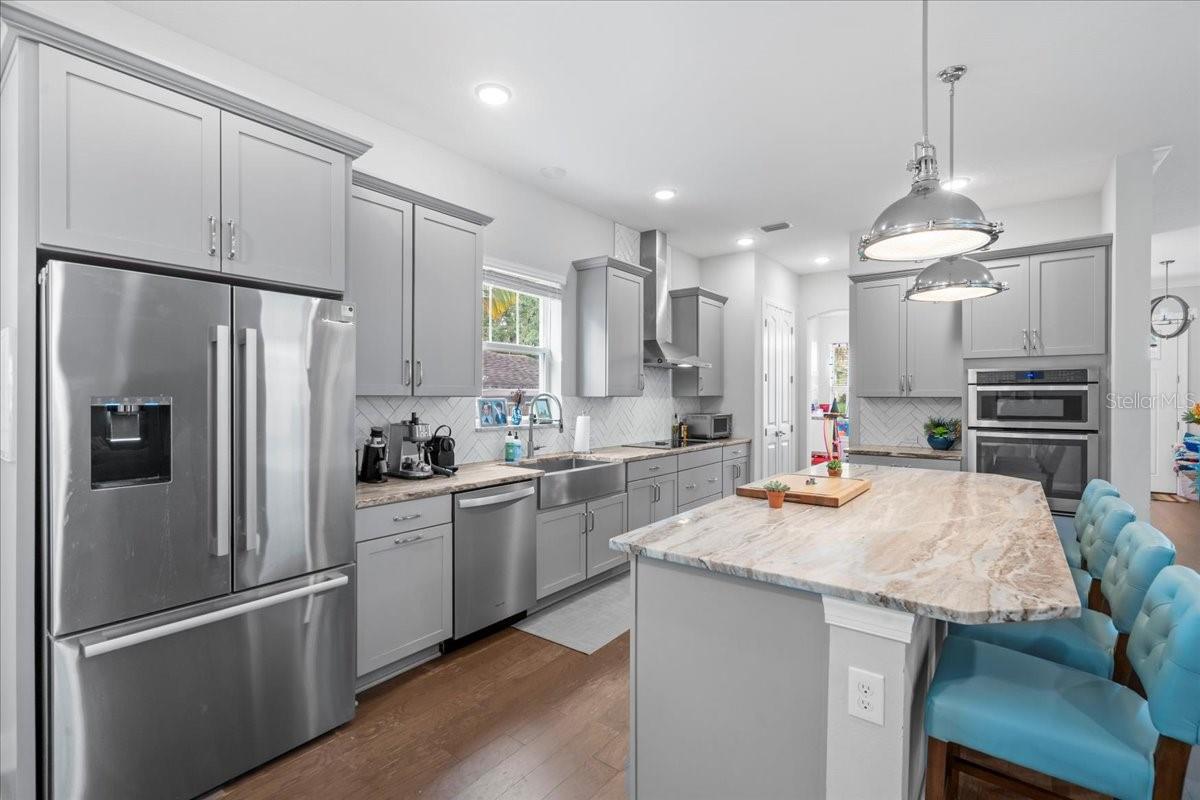 Image 18 of 59 For 627 32nd Avenue N