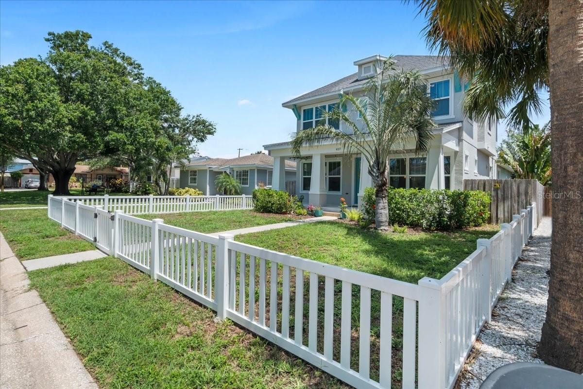Image 2 of 59 For 627 32nd Avenue N