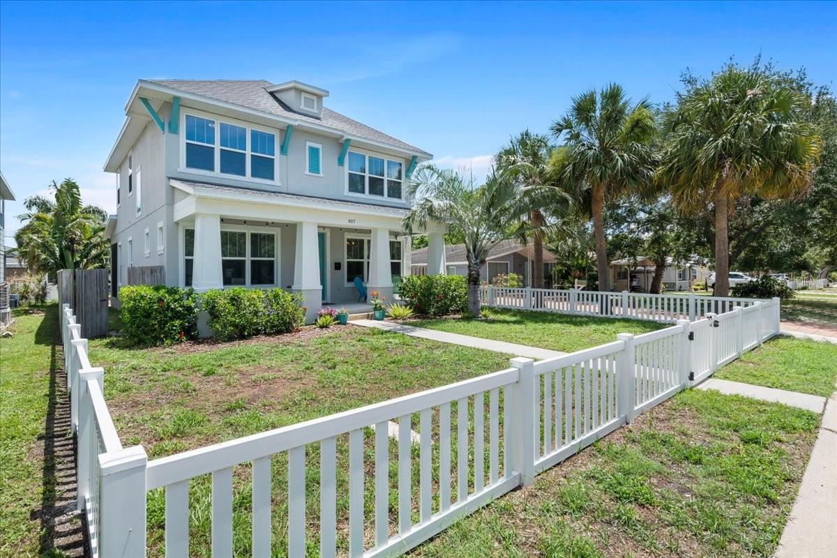 Image 3 of 59 For 627 32nd Avenue N