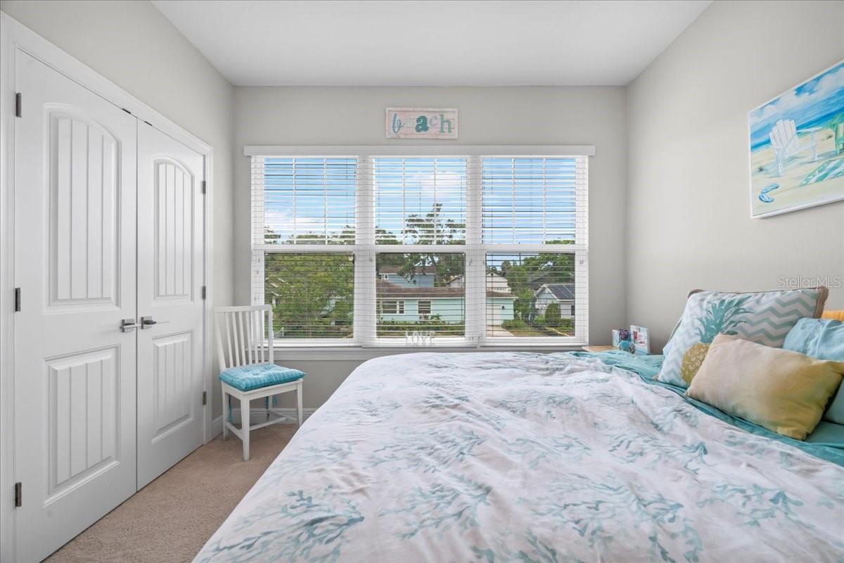 Image 34 of 59 For 627 32nd Avenue N