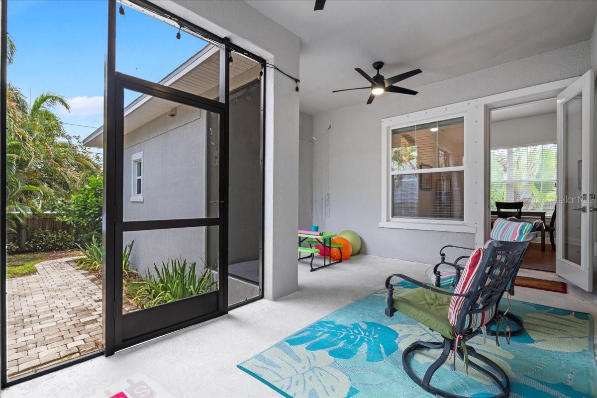 Image 41 of 59 For 627 32nd Avenue N