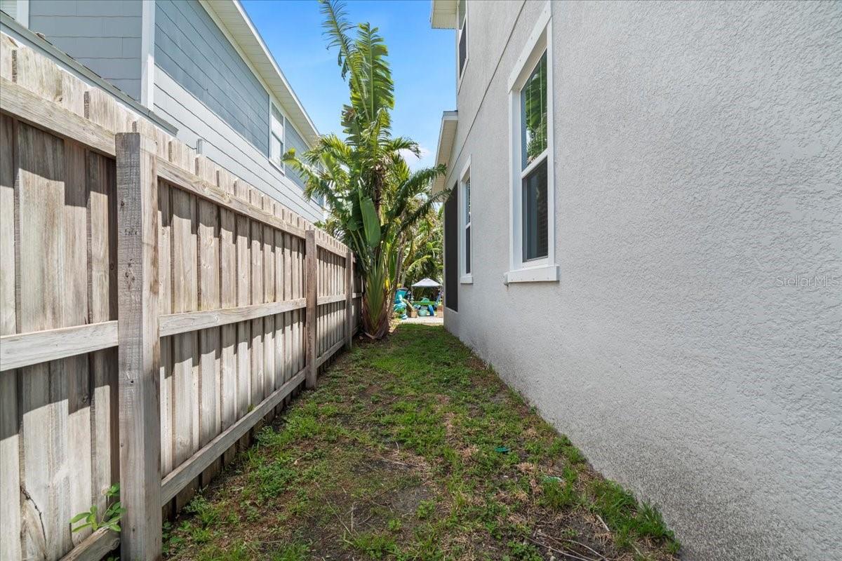 Image 47 of 59 For 627 32nd Avenue N