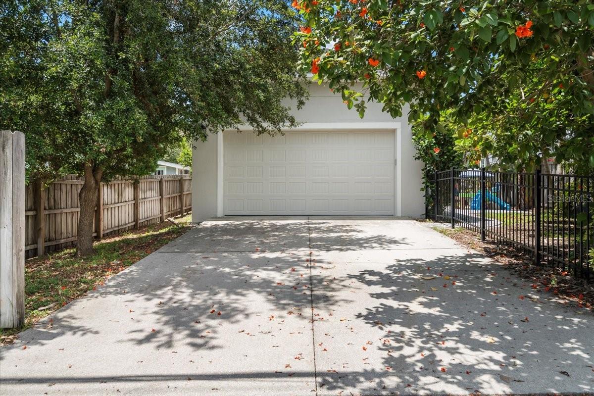 Image 51 of 59 For 627 32nd Avenue N