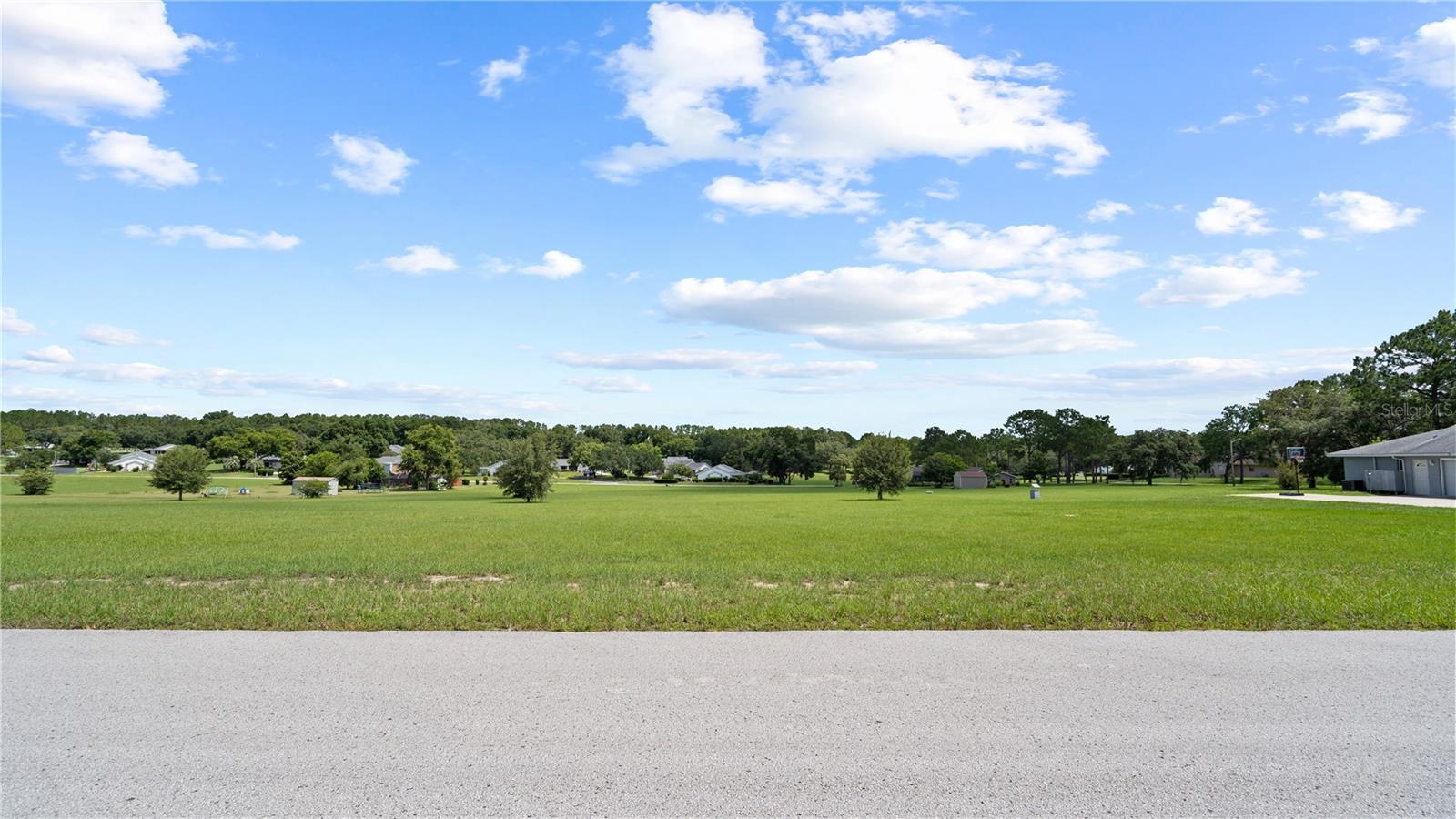 Listing photo id 0 for 389 Cumberland Court