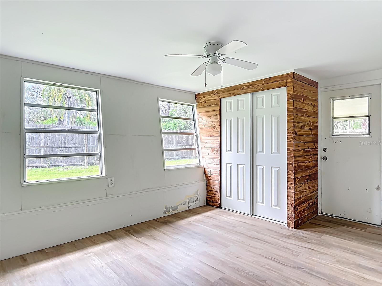 Listing photo id 13 for 6632 Sierra Terrace