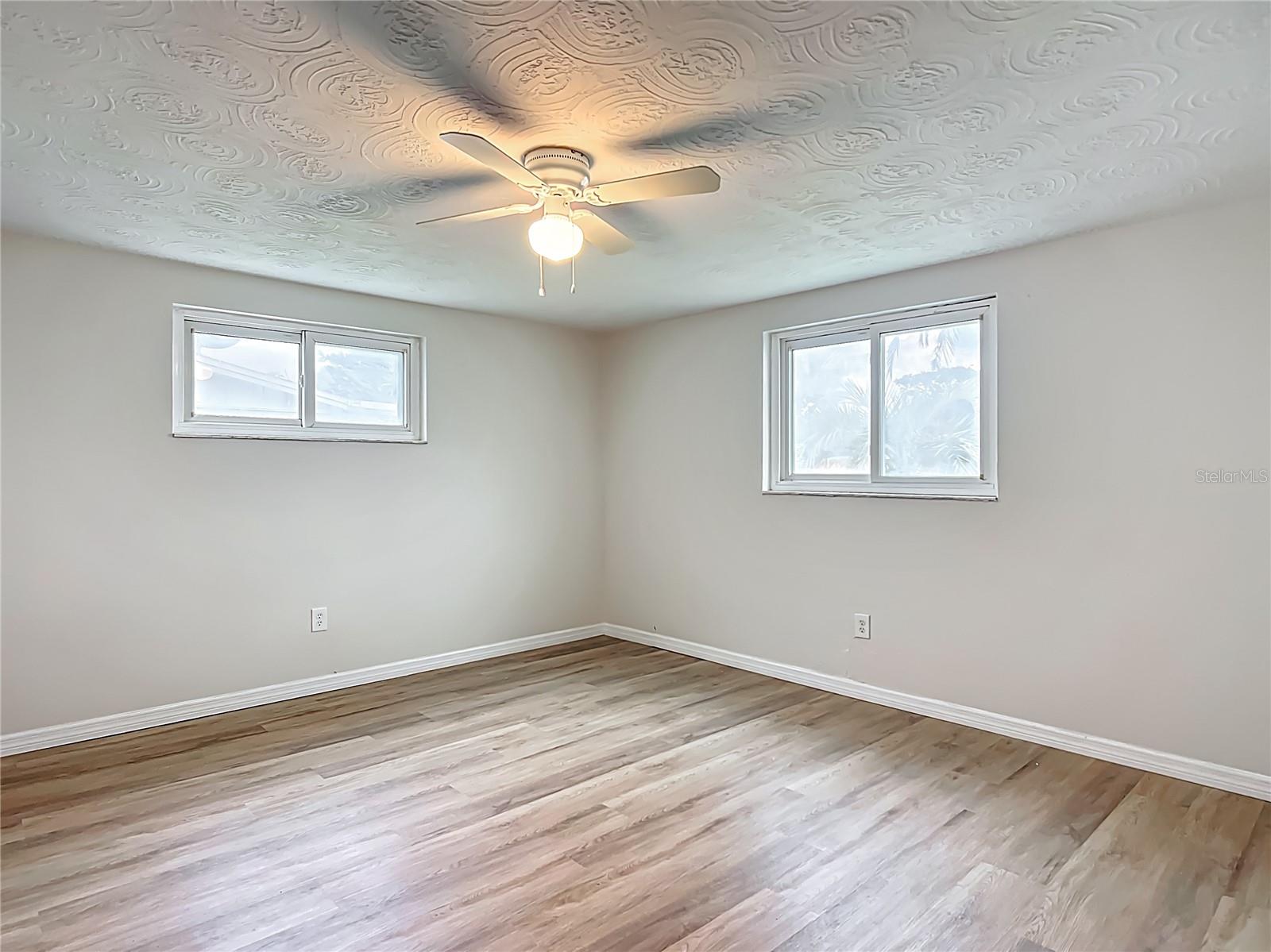 Listing photo id 19 for 6632 Sierra Terrace