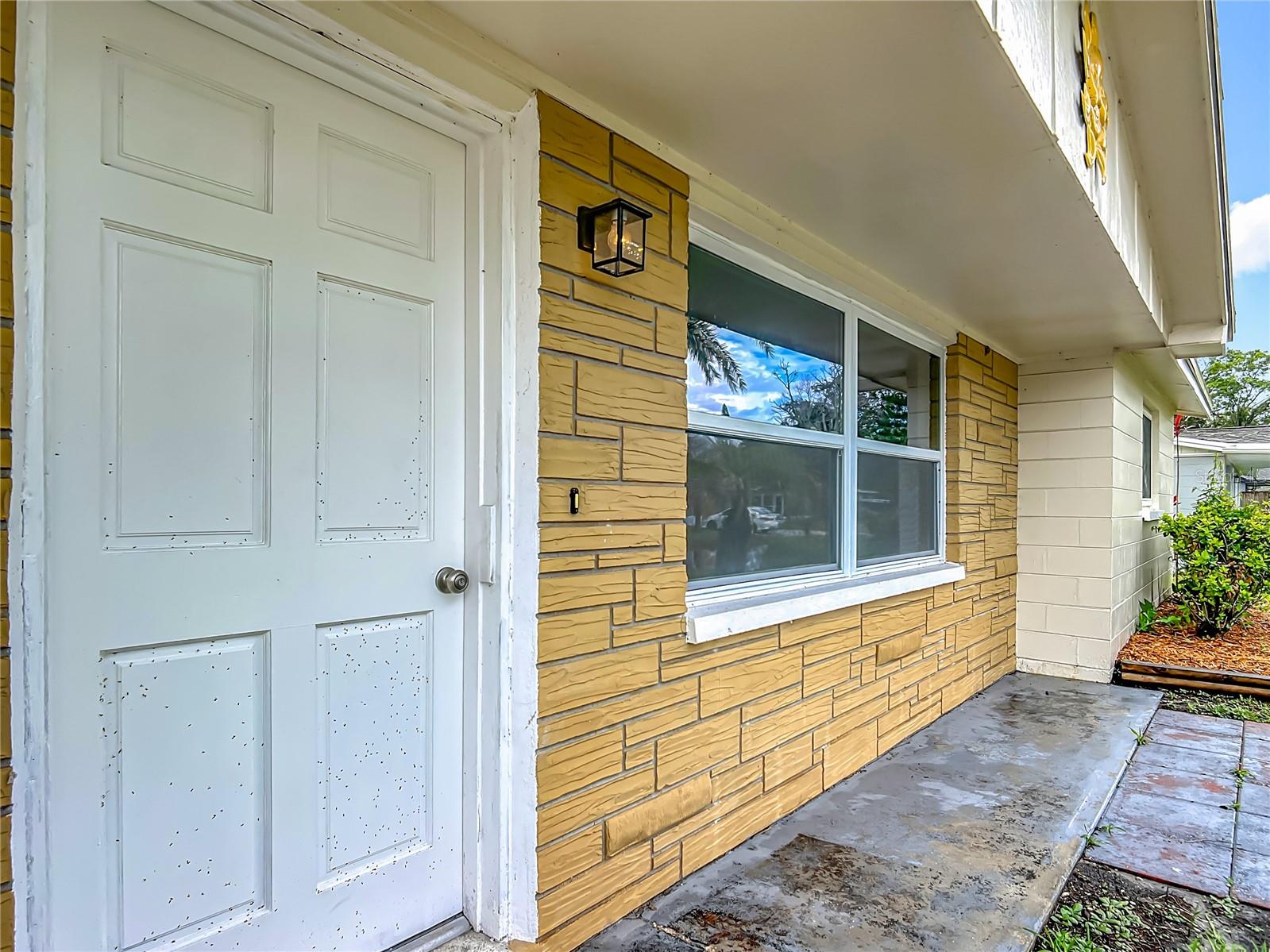 Listing photo id 2 for 6632 Sierra Terrace