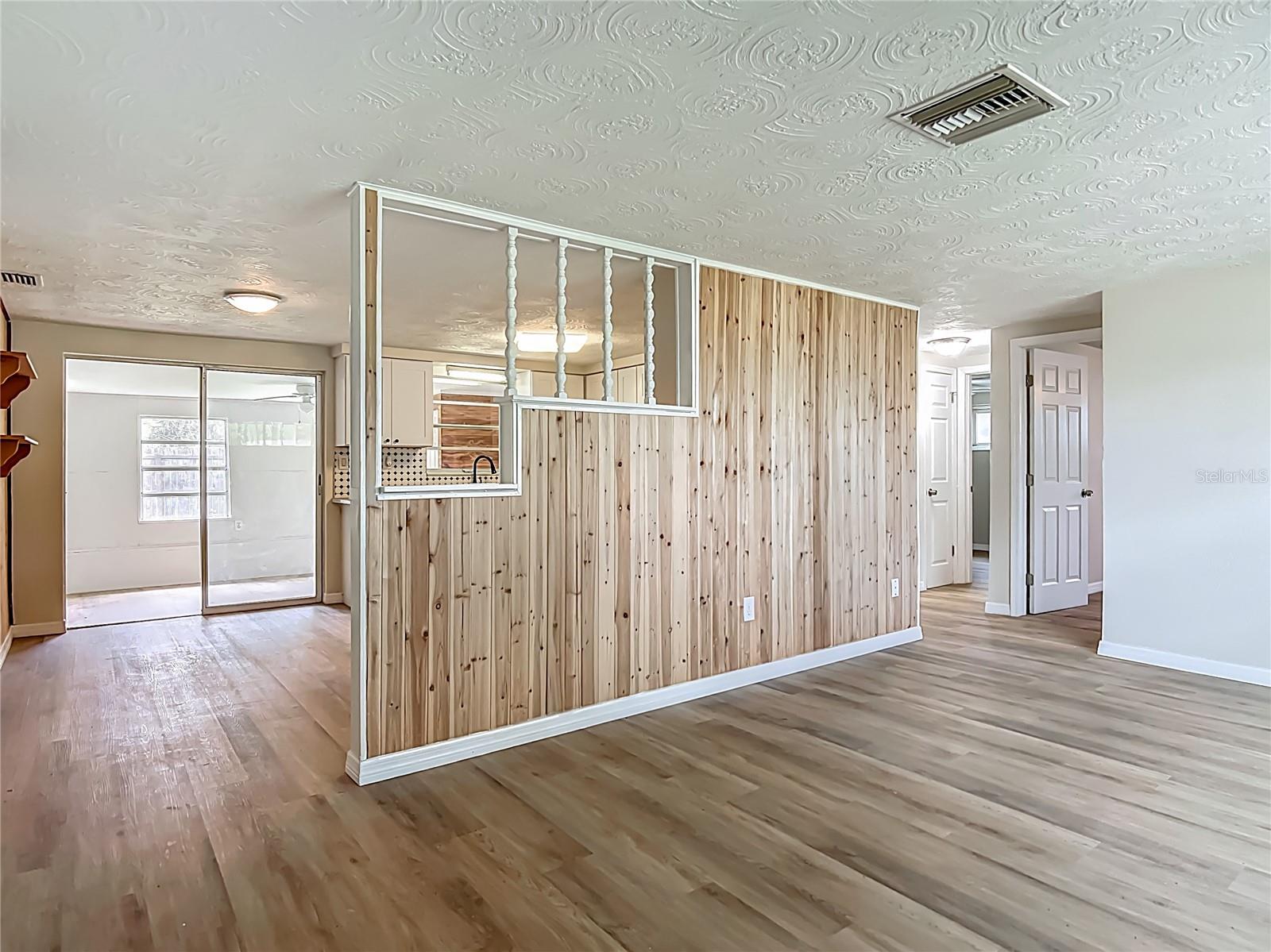 Listing photo id 4 for 6632 Sierra Terrace