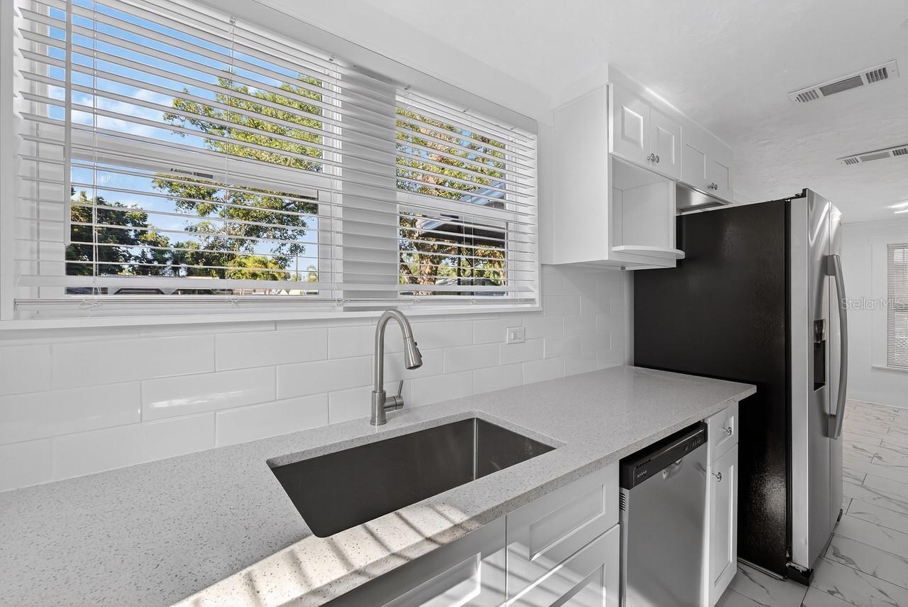 Image 11 of 47 For 1217 29th Avenue