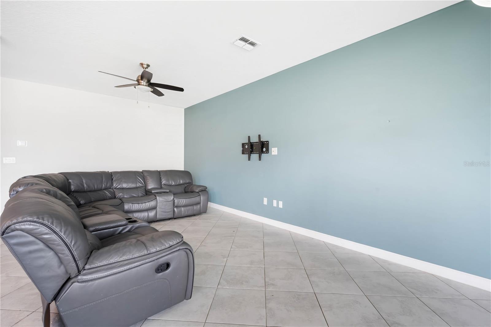Image 19 of 28 For 13923 Roseate Tern Lane