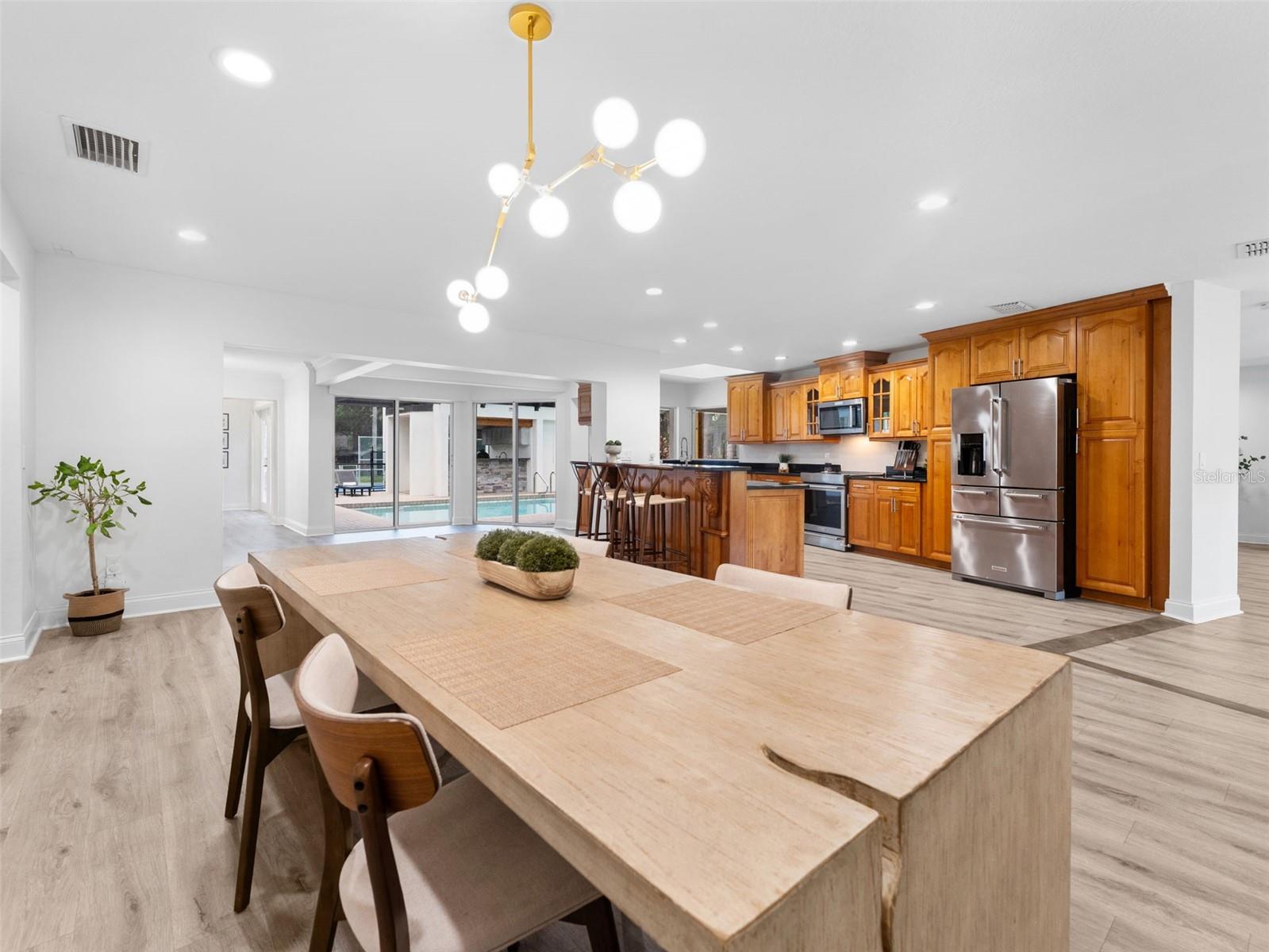 Image 14 of 74 For 13710 Westshire Drive