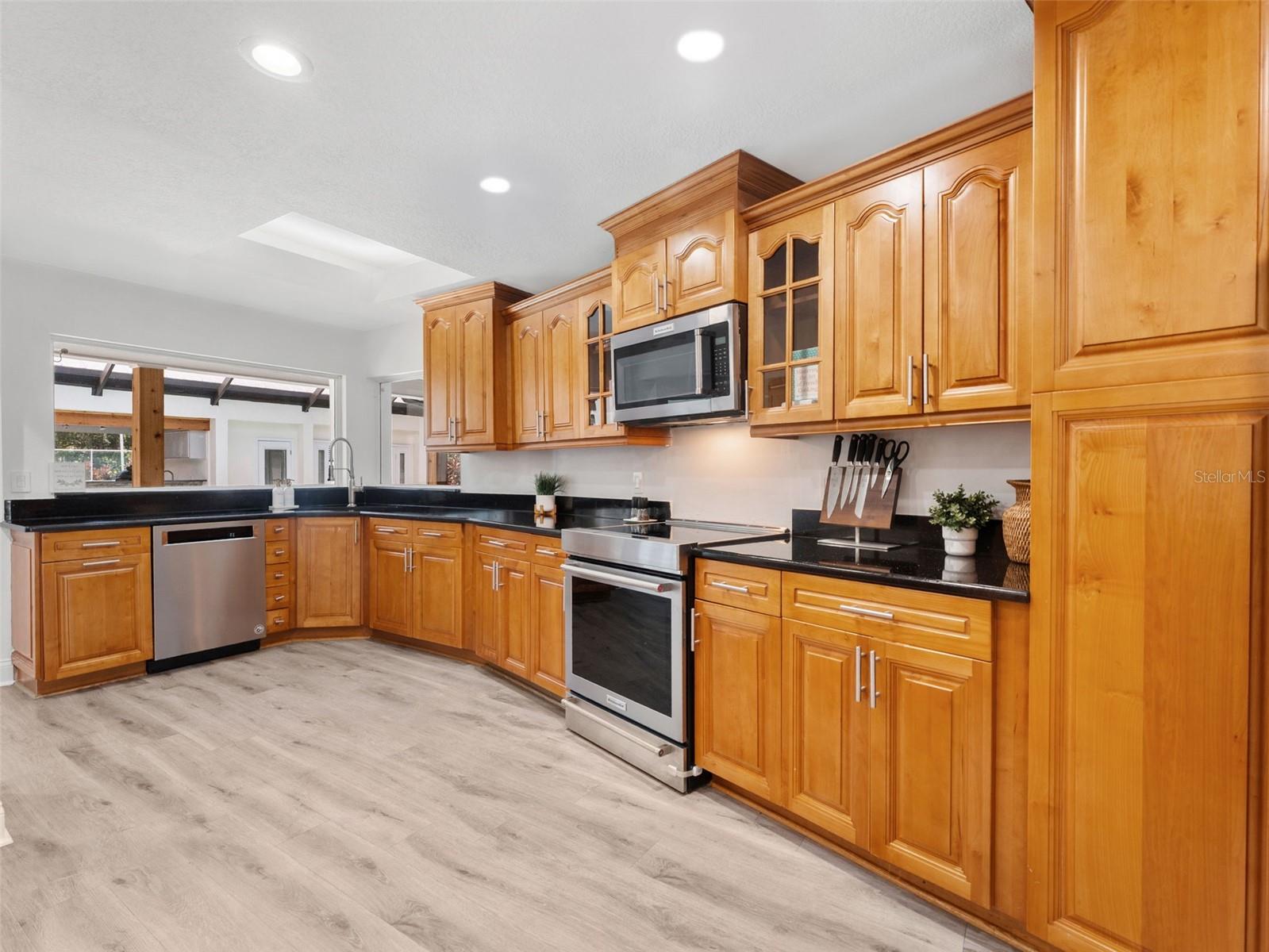 Image 16 of 74 For 13710 Westshire Drive