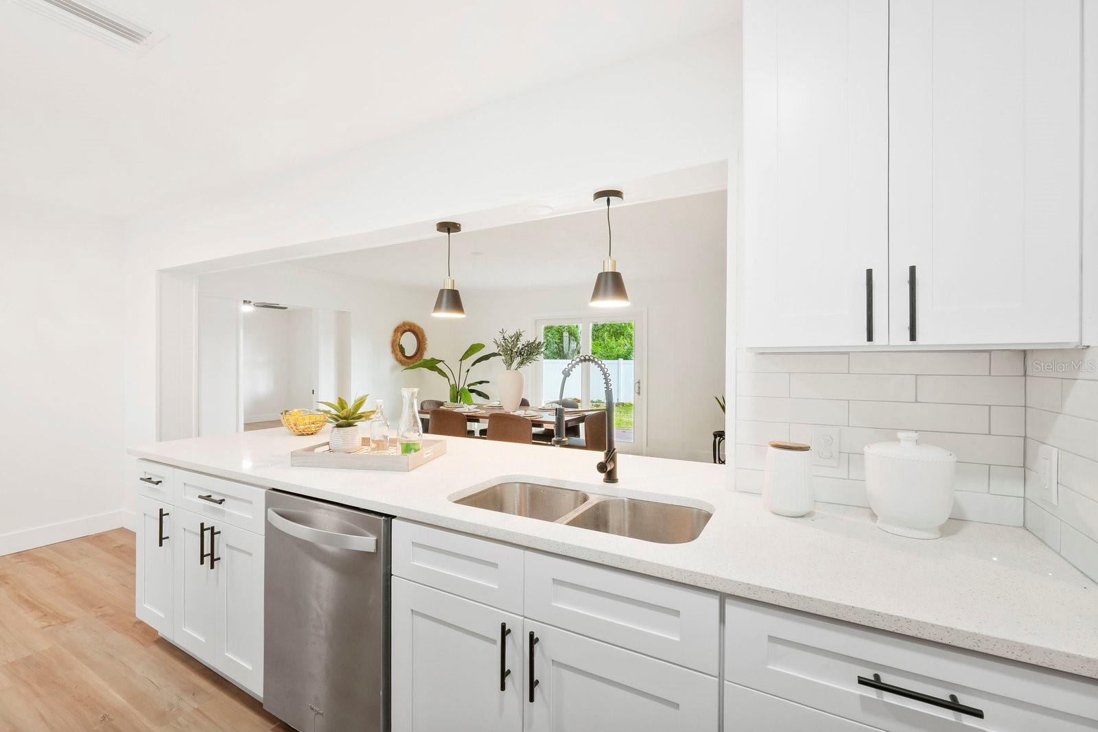 Image 13 of 34 For 11779 82nd Terrace