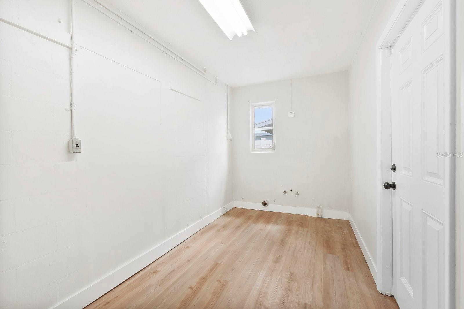 Image 21 of 34 For 11779 82nd Terrace