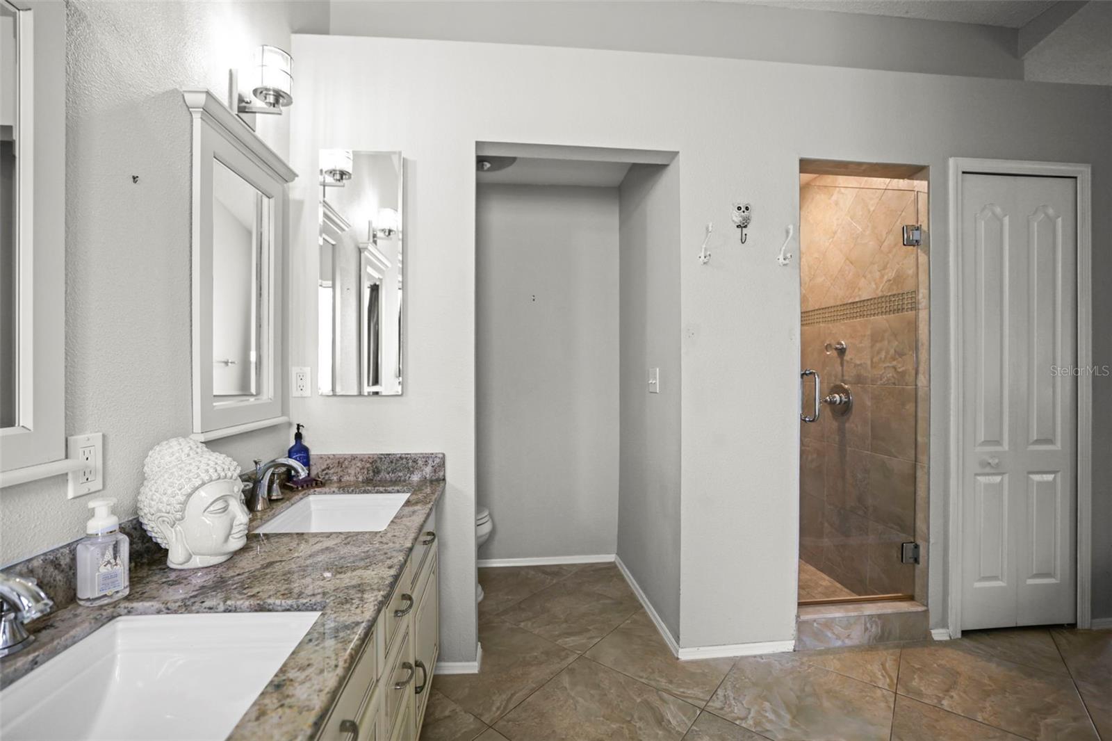 Image 16 of 45 For 4948 Ridgemoor Circle