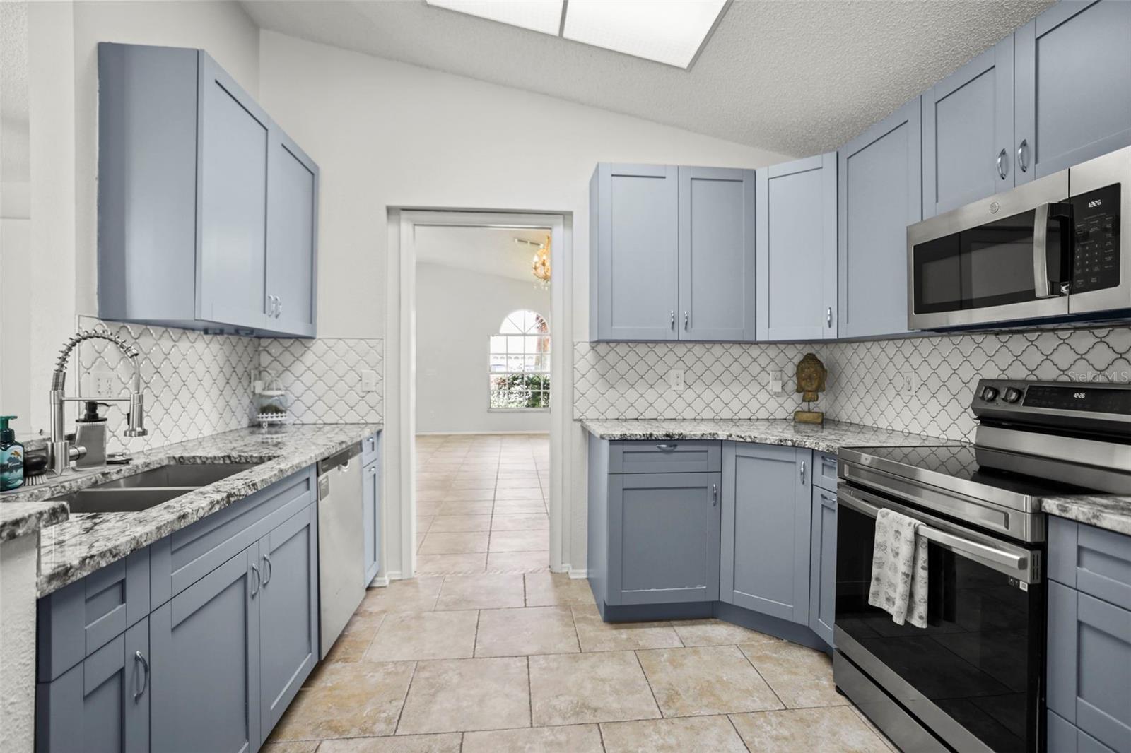 Image 6 of 45 For 4948 Ridgemoor Circle