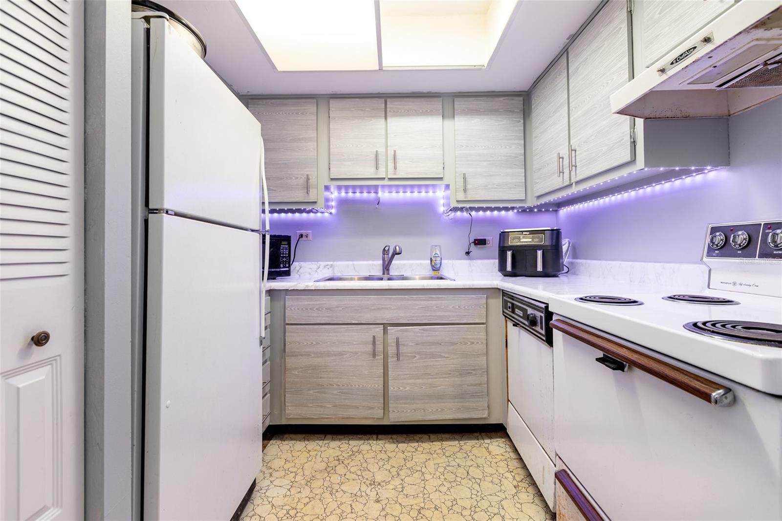 Image 7 of 25 For 2901 26th Street W 815