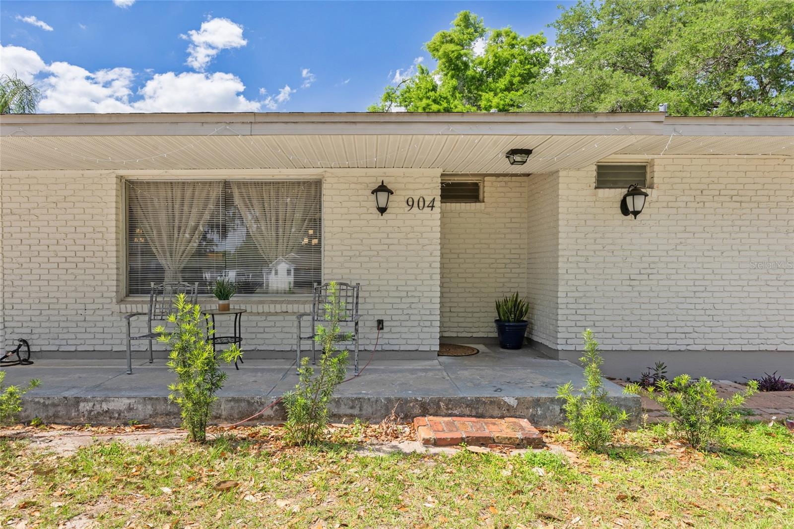 Image 4 of 39 For 904 Woodland Drive