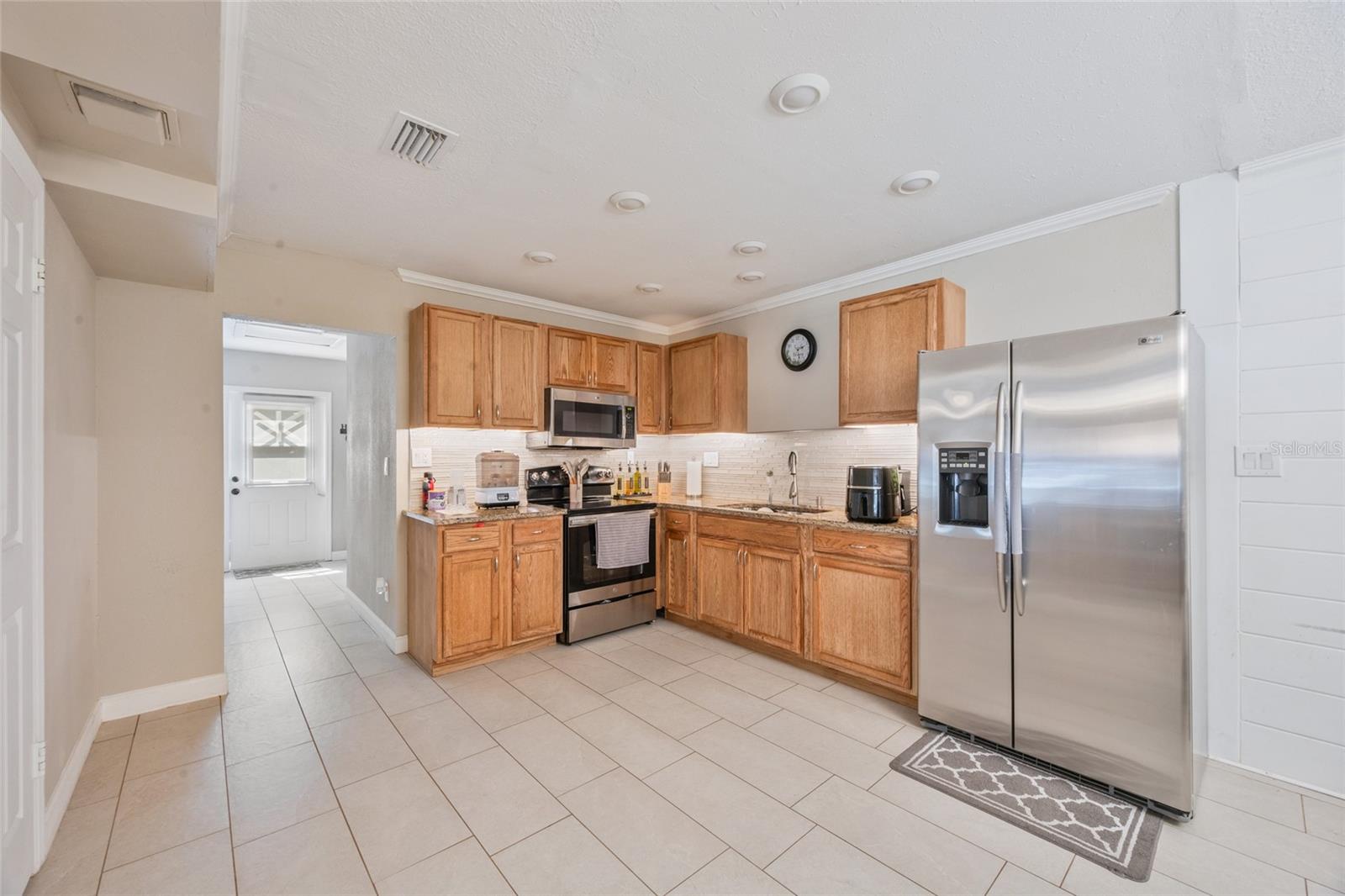 Image 9 of 39 For 904 Woodland Drive