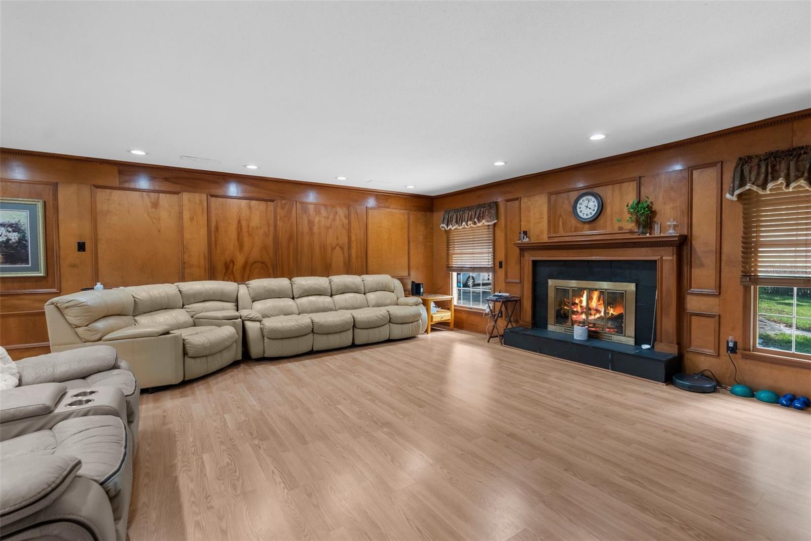 Image 10 of 40 For 23327 Christian Circle