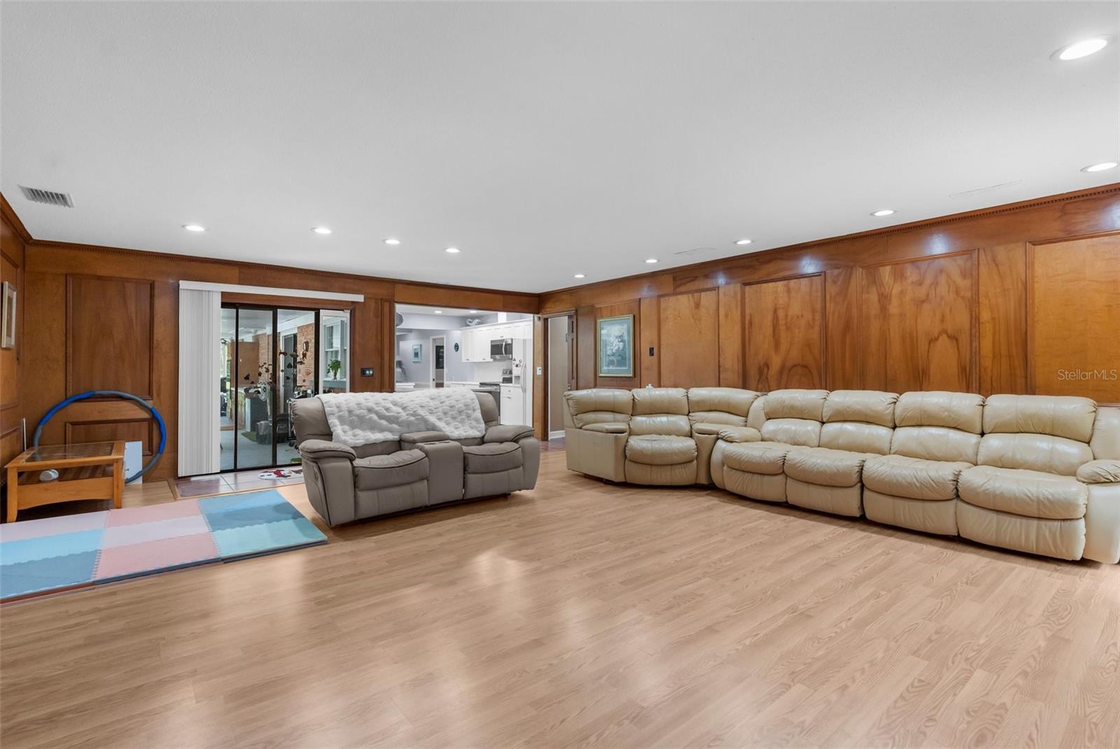 Image 11 of 40 For 23327 Christian Circle