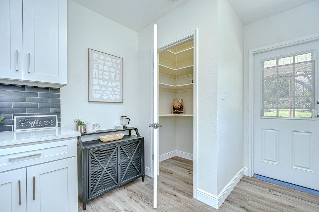 Image 6 of 18 For 8001 Highland Avenue