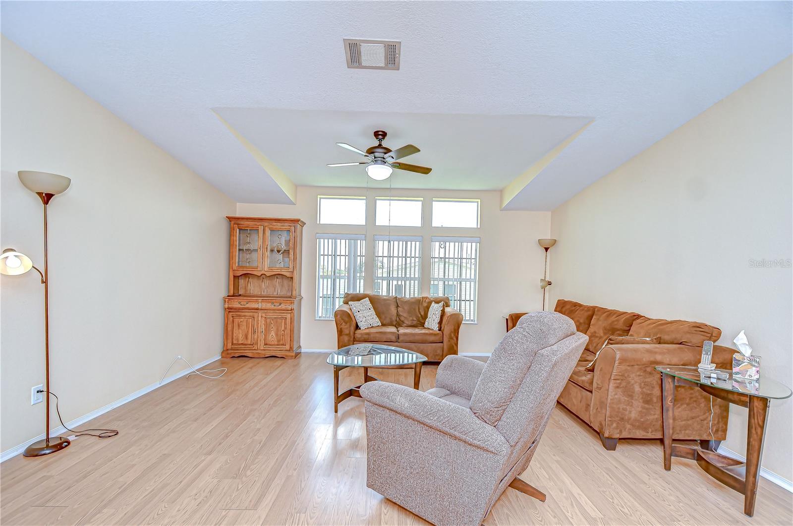 Image 12 of 55 For 37526 New Horizons Boulevard