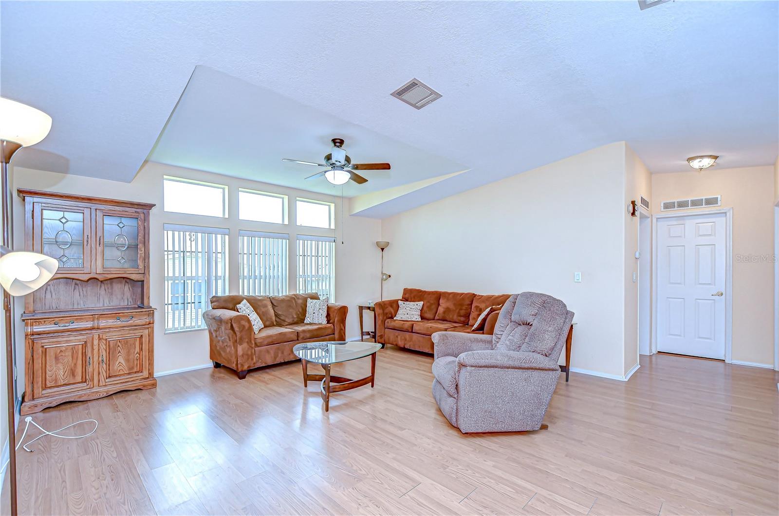 Image 13 of 55 For 37526 New Horizons Boulevard
