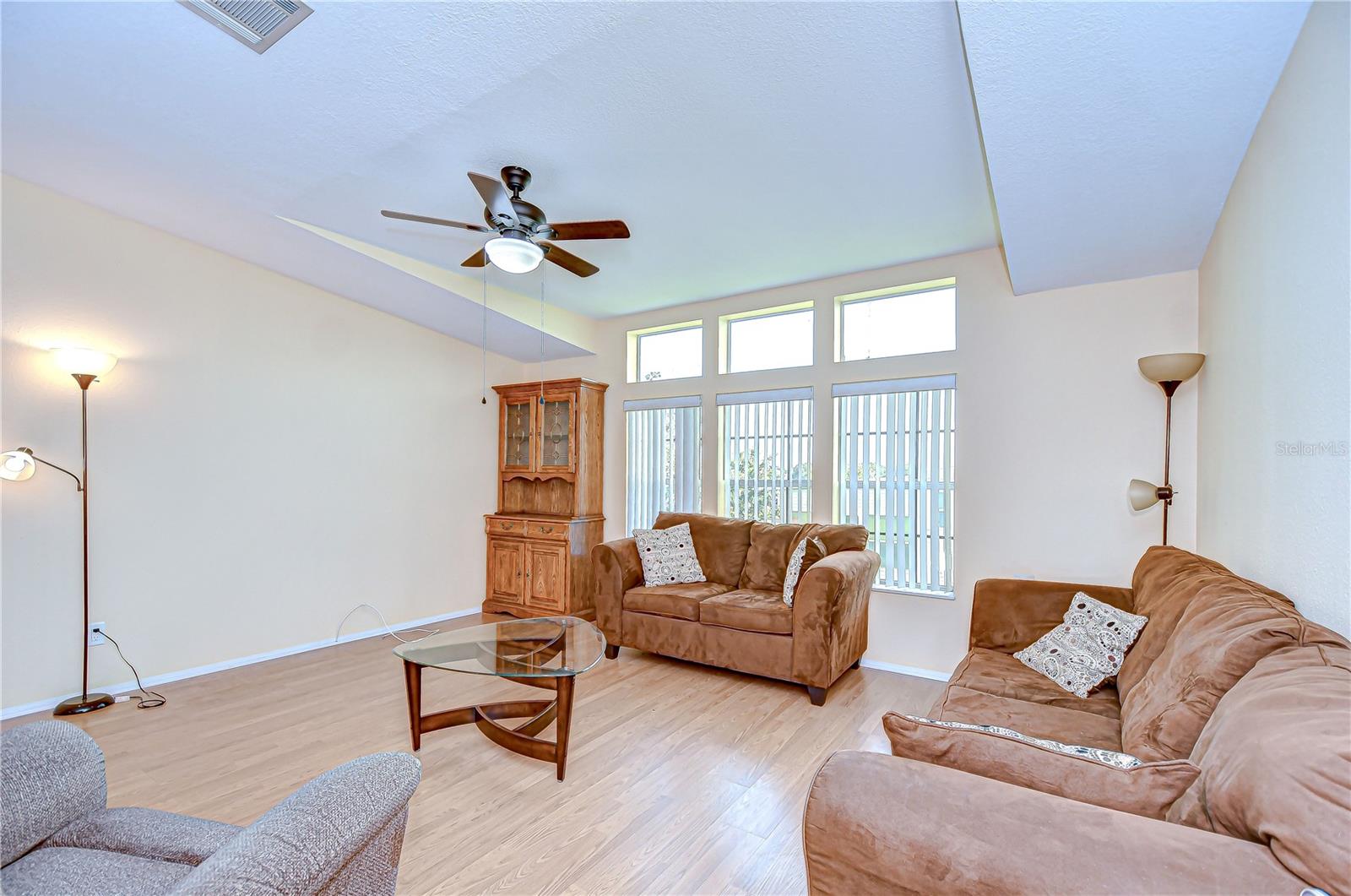 Image 14 of 55 For 37526 New Horizons Boulevard