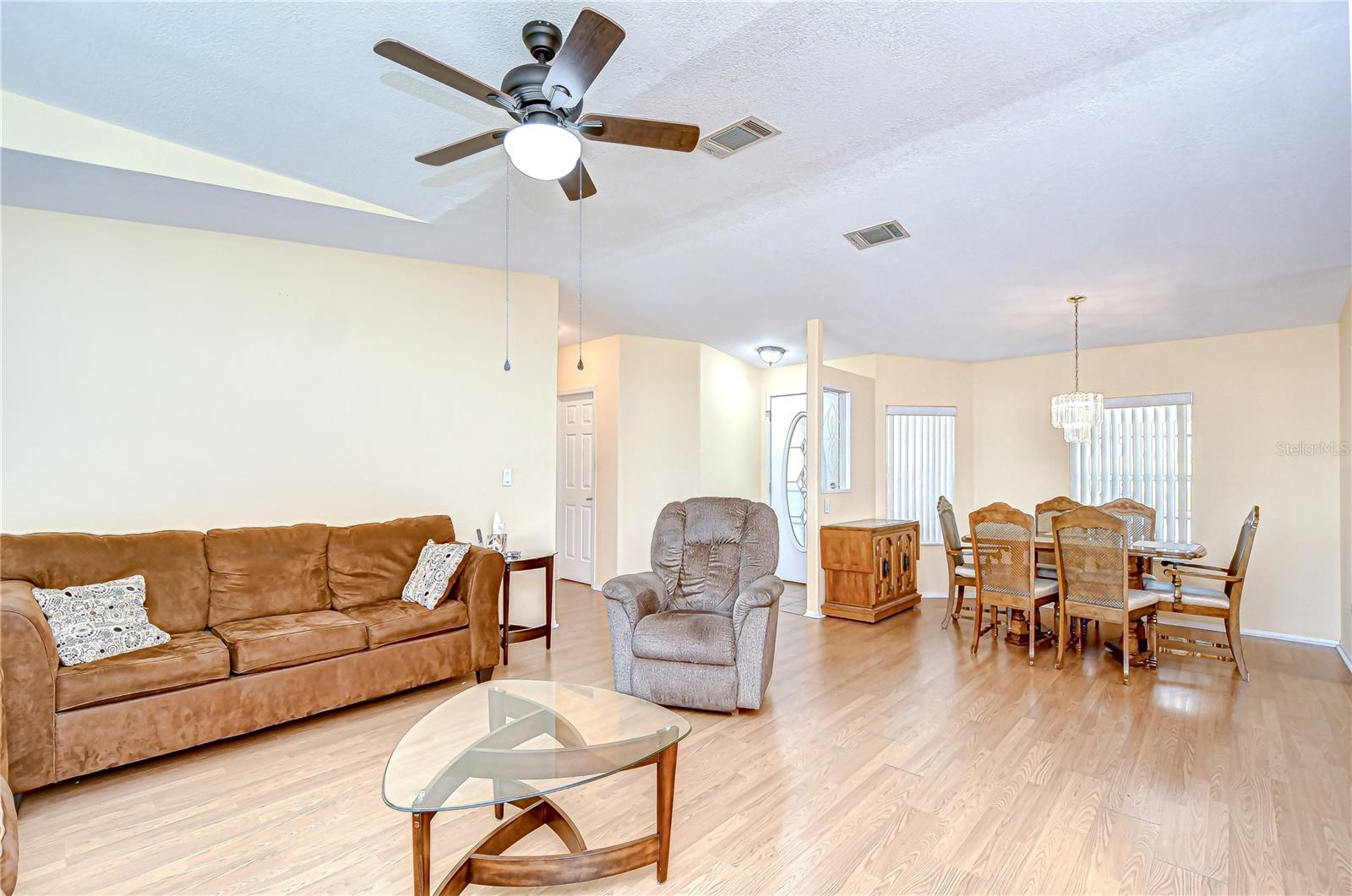 Image 16 of 55 For 37526 New Horizons Boulevard