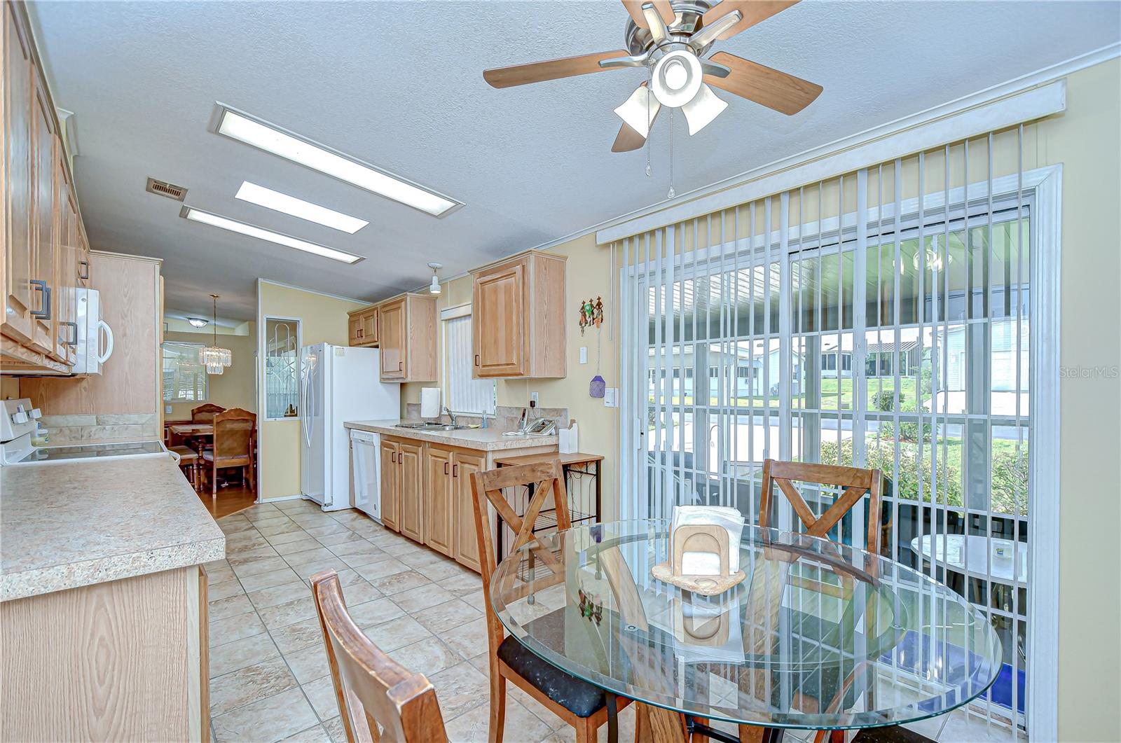 Image 21 of 55 For 37526 New Horizons Boulevard
