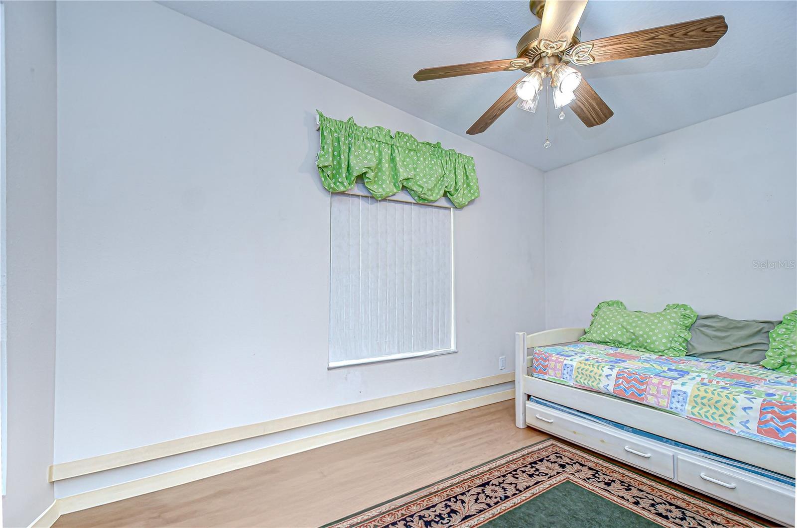Image 31 of 55 For 37526 New Horizons Boulevard